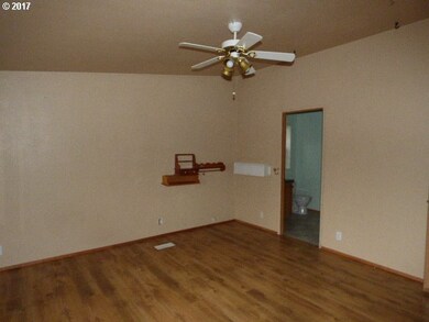 Bedroom, Primary