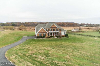 35526 Greyfriar Dr, Round Hill, VA 20141 - photo 4