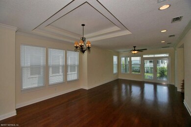 Living/Dining 2