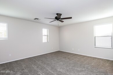 006-photo-main-bedroom-10272986