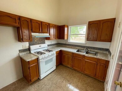 512 Velia Ct, Horizon City, TX 79928 - photo 7