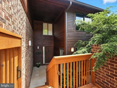 2151 Cabots Point Ln, Reston, VA 20191 - photo 3