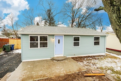 443 carolann av 008
