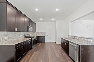 7322 Madison Commons Ln, Houston, TX 77075 - photo 4