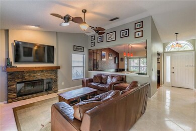 8136 Chelsworth Dr, Orlando, FL 32835 - photo 4