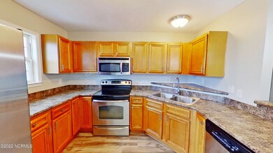 06 - Belvadere Dr - Kitchen