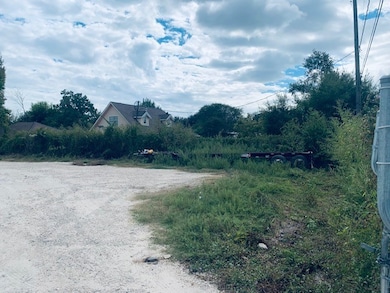 9018 Blueberry Ln, Houston, TX 77049 - photo 4