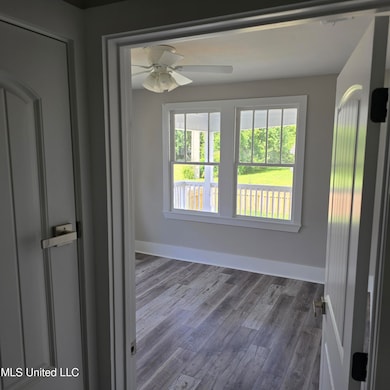 246 Bohn St, Biloxi, MS 39530 - photo 5