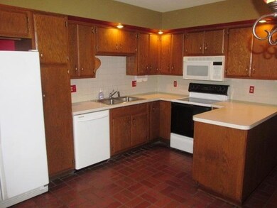 1858 Balsamridge Rd, Columbus, OH 43229 - photo 3