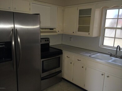 4511 Key Largo Dr, Jacksonville, FL 32218 - photo 5