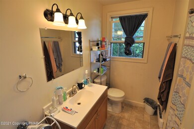 213 Oak St, Jim Thorpe, PA 18229 - photo 5