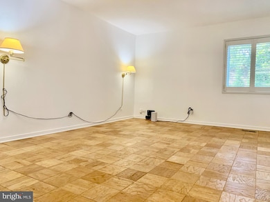 12 Stonehenge Cir unit 1, Pikesville, MD 21208 - photo 4