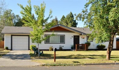 1262 NE Hollinshead Dr, Bend, OR 97701 - photo 2