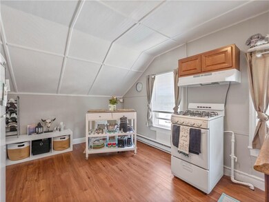 71 Washington- Upstairs Unit