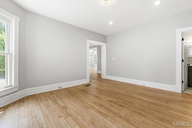 5829 Bartmer Ave, Saint Louis, MO 63112 - photo 7