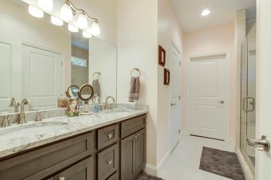 20_UtsestiTrace_161_MasterBath01