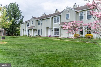 14 Pond View Dr, Plainsboro, NJ 08536 - photo 2