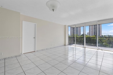 3101 N Country Club Dr unit 504, Miami, FL 33180 - photo 5