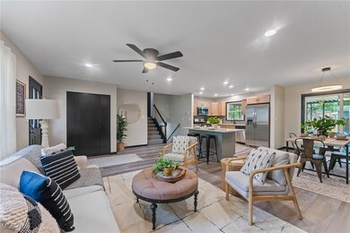 3913 Claridge Dr, Youngstown, OH 44511 - photo 4