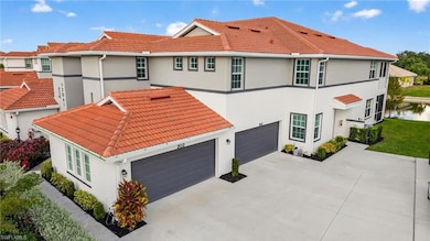 12041 Santaluz Dr unit 202, Fort Myers, FL 33913 - photo 2