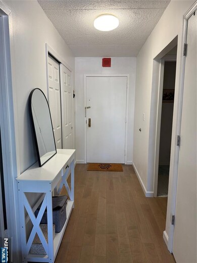 Admiral's Walk unit SO504, Edgewater, NJ 07020 - photo 2