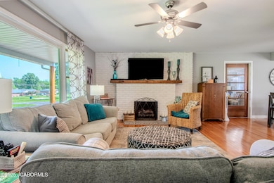 713 S Summit Dr - 005
