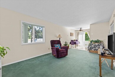 T8 Grandview Dr, South Burlington, VT 05403 - photo 5