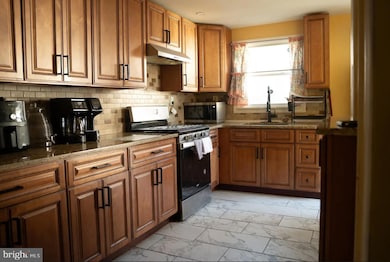 725 Yeadon Ave, Lansdowne, PA 19050 - photo 3