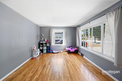 1059 W Summit Ave, Muskegon, MI 49441 - photo 2