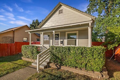1048 Franklin St - 003 Photos