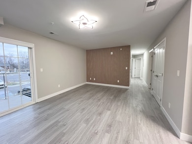 543 Peachers Mill Rd unit 209, Clarksville, TN 37042 - photo 3