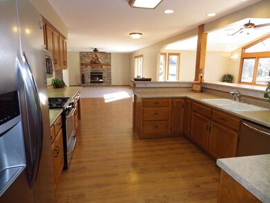 524 Cassin Rd, Naperville, IL 60565 - photo 5