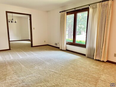 3301 SW Dukeries Rd, Topeka, KS 66614 - photo 6