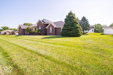 843 N Shore Blvd, Franklin, IN 46131 - photo 2