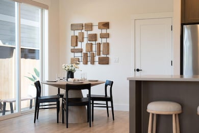 PT195-Parkside-M-Classic-Dining