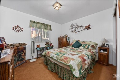 10511 Holly Dr, Wofford Heights, CA 93285 - photo 4