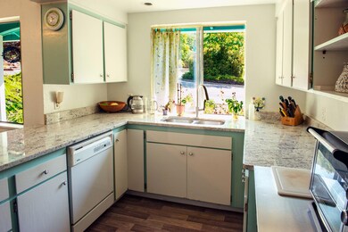 510 NE Royal Dr, Grants Pass, OR 97526 - photo 5