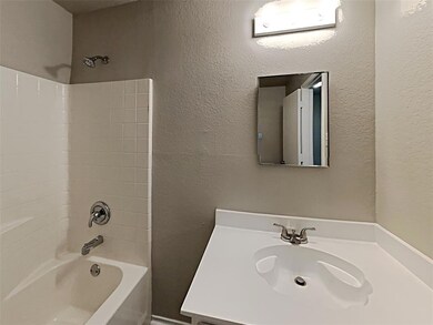 8101 Winding Stream Ln, Denton, TX 76210 - photo 3