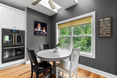 Breakfast nook/Eating area