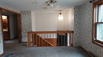 35 Oaklawn Ave, Orange, MA 01364 - photo 6