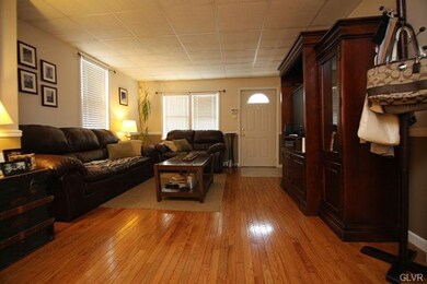 442 Maple St, Bethlehem, PA 18018 - photo 4