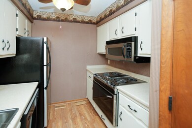 2402 fairgrove-107