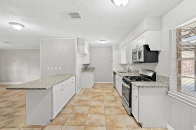 7731 Spinet St, Houston, TX 77016 - photo 6