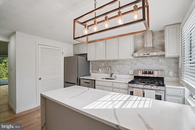 1925 Dutch Village Dr unit I-242, Hyattsville, MD 20785 - photo 7