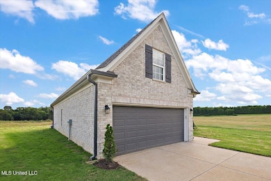 13829 Wesley Banks Blvd, Olive Branch, MS 38654 - photo 2