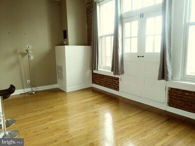 TenTen Race unit 8M, Philadelphia, PA 19107 - photo 4