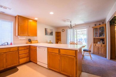 1010 Lathrop Dr, Central Point, OR 97502 - photo 7