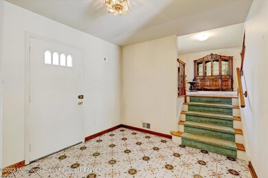 Foyer to Upper Level