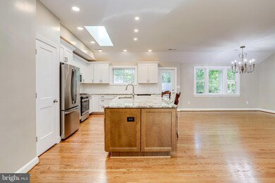 6410 Crosswoods Dr, Falls Church, VA 22044 - photo 4