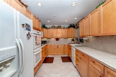 22322 Macfarlane Dr, Woodland Hills, CA 91364 - photo 5